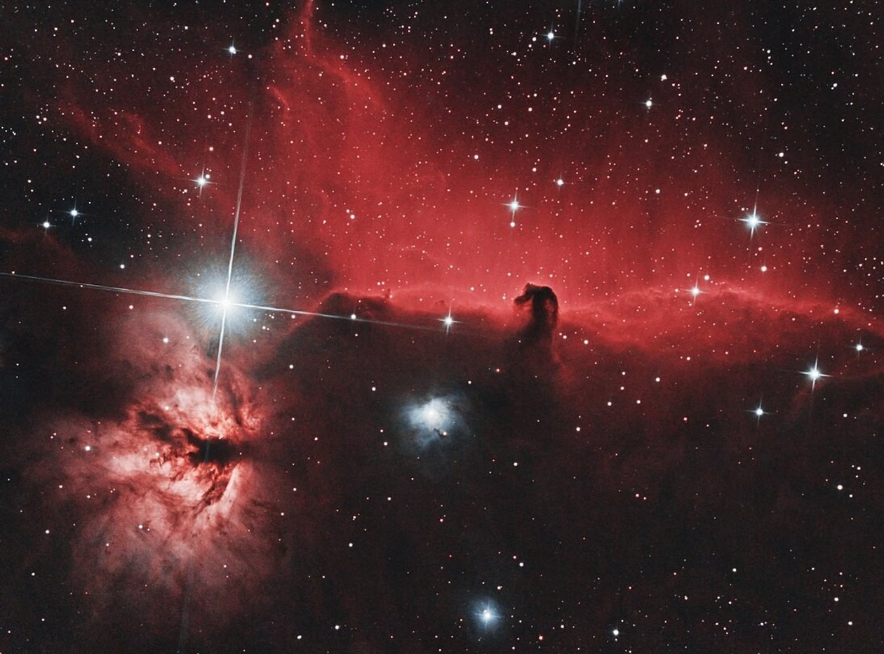 Nebulosa Cabeza de Caballo y Nebulosa Llama de James Webb Space Telescope (NASA)