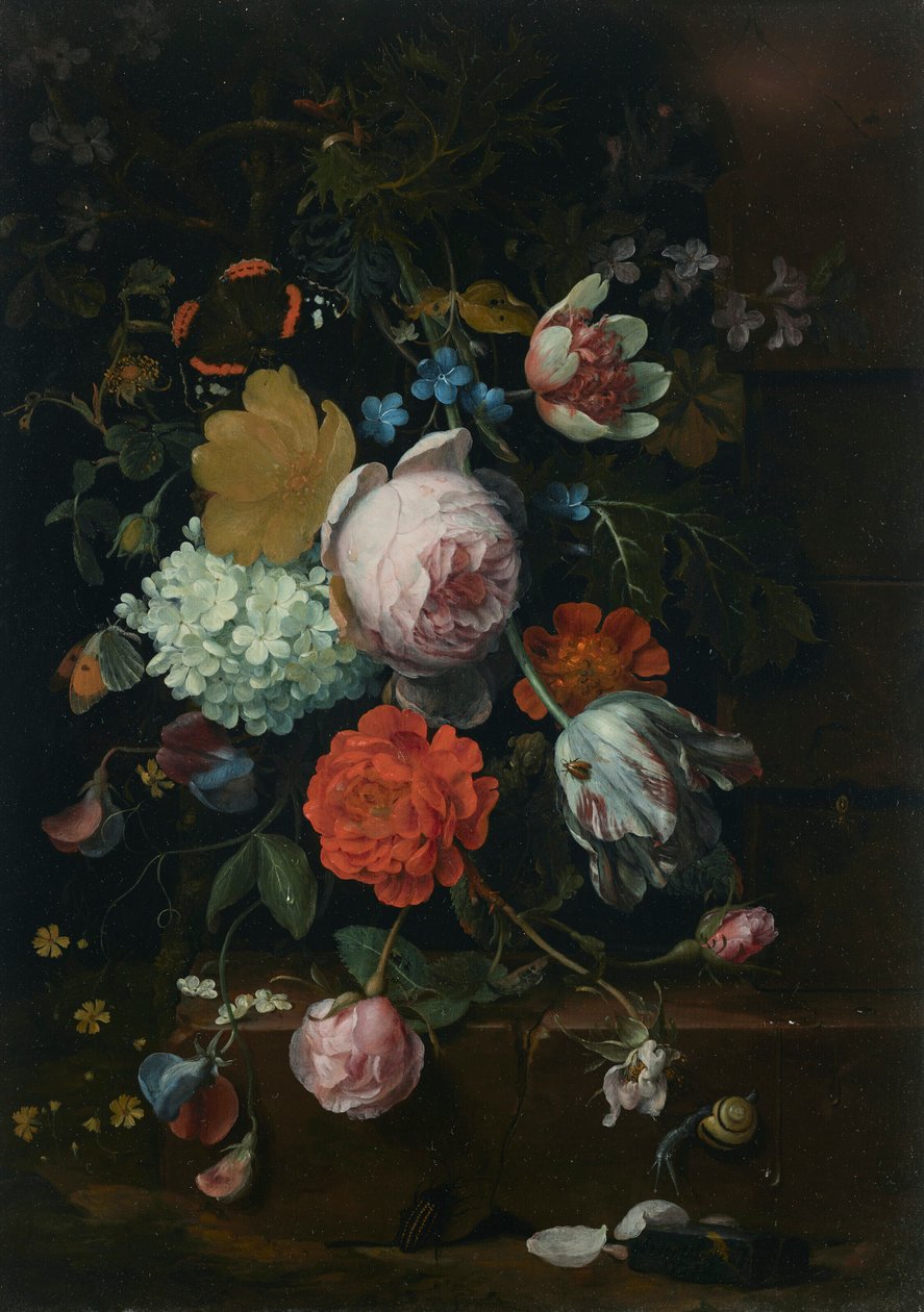 Un ramo de peonías, tulipanes, rosas y otras flores en una repisa, con mariposas, un caracol y un escarabajo. de Jan Mortel