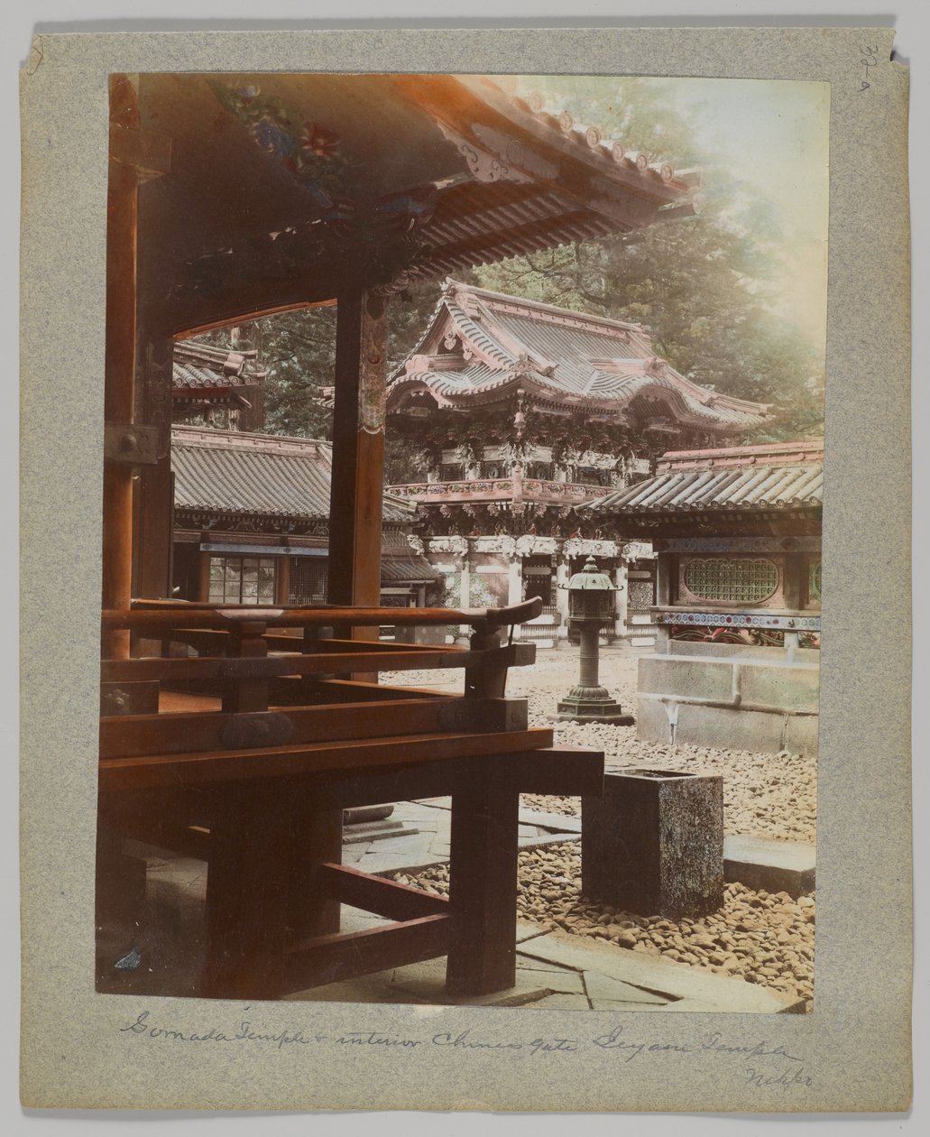 Puerta interior en Tōshō-gū, Nikko, Japón de Japanese Photographer