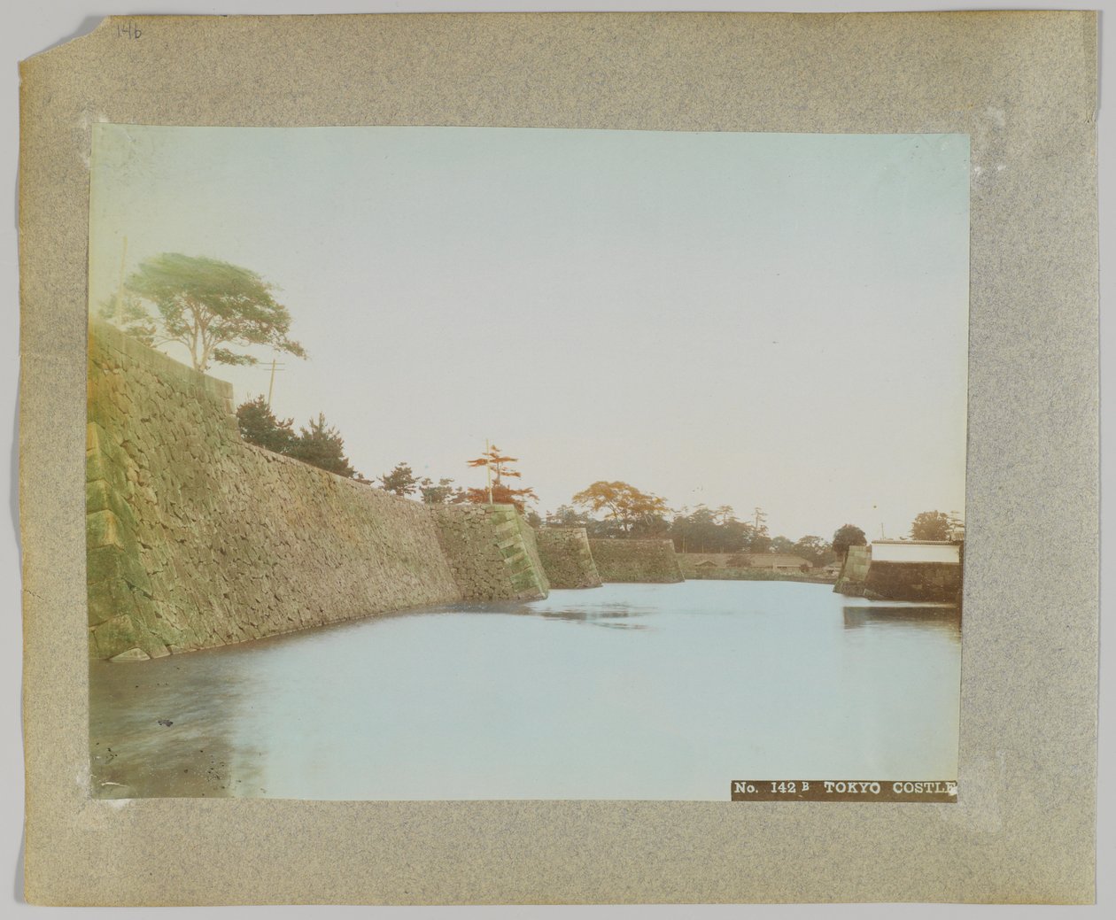 Castillo de Tokio, Japón (foto en blanco y negro coloreada a mano) de Japanese Photographer