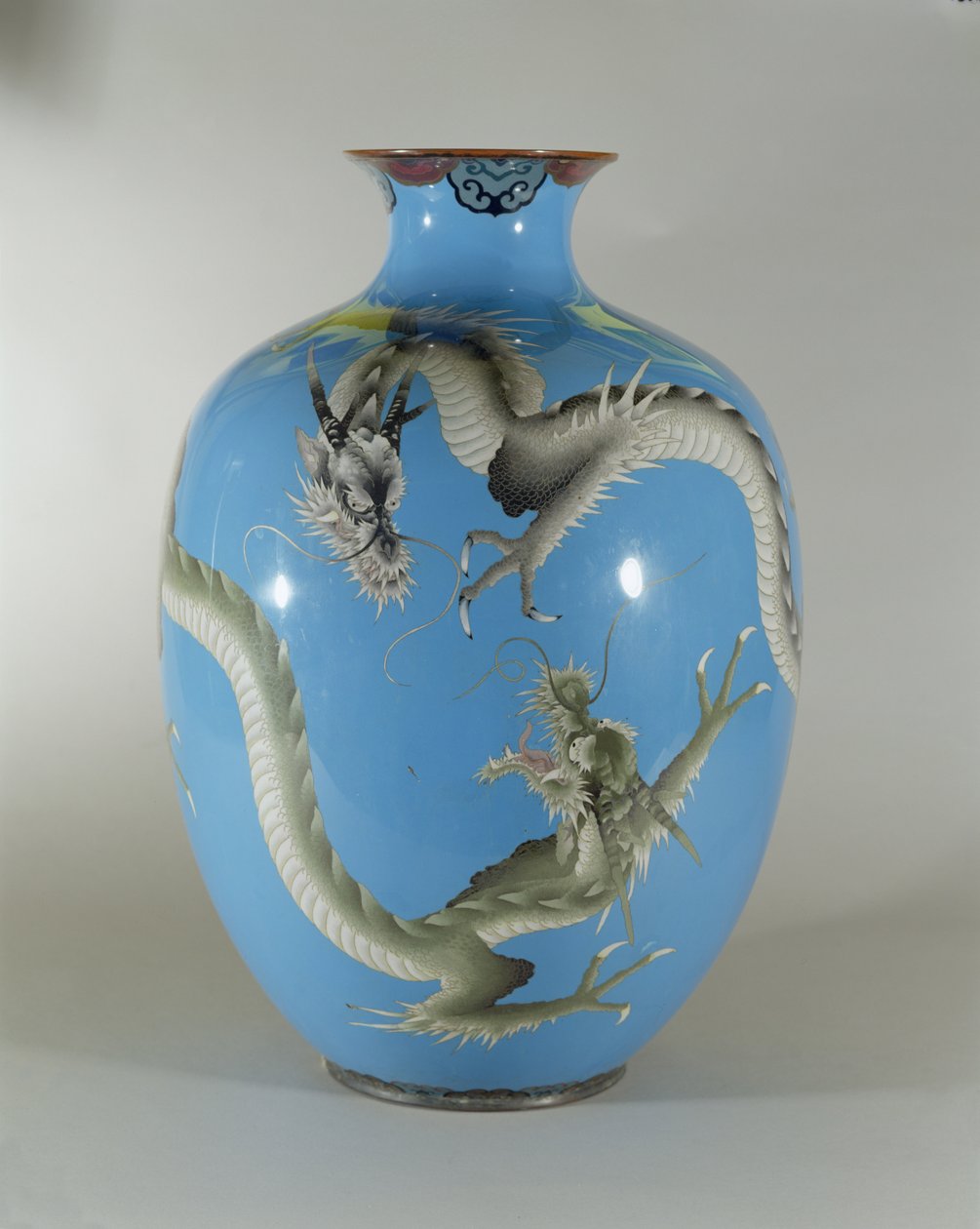 Jarrón esmaltado decorado con un par de dragones, japonés de Japanese School