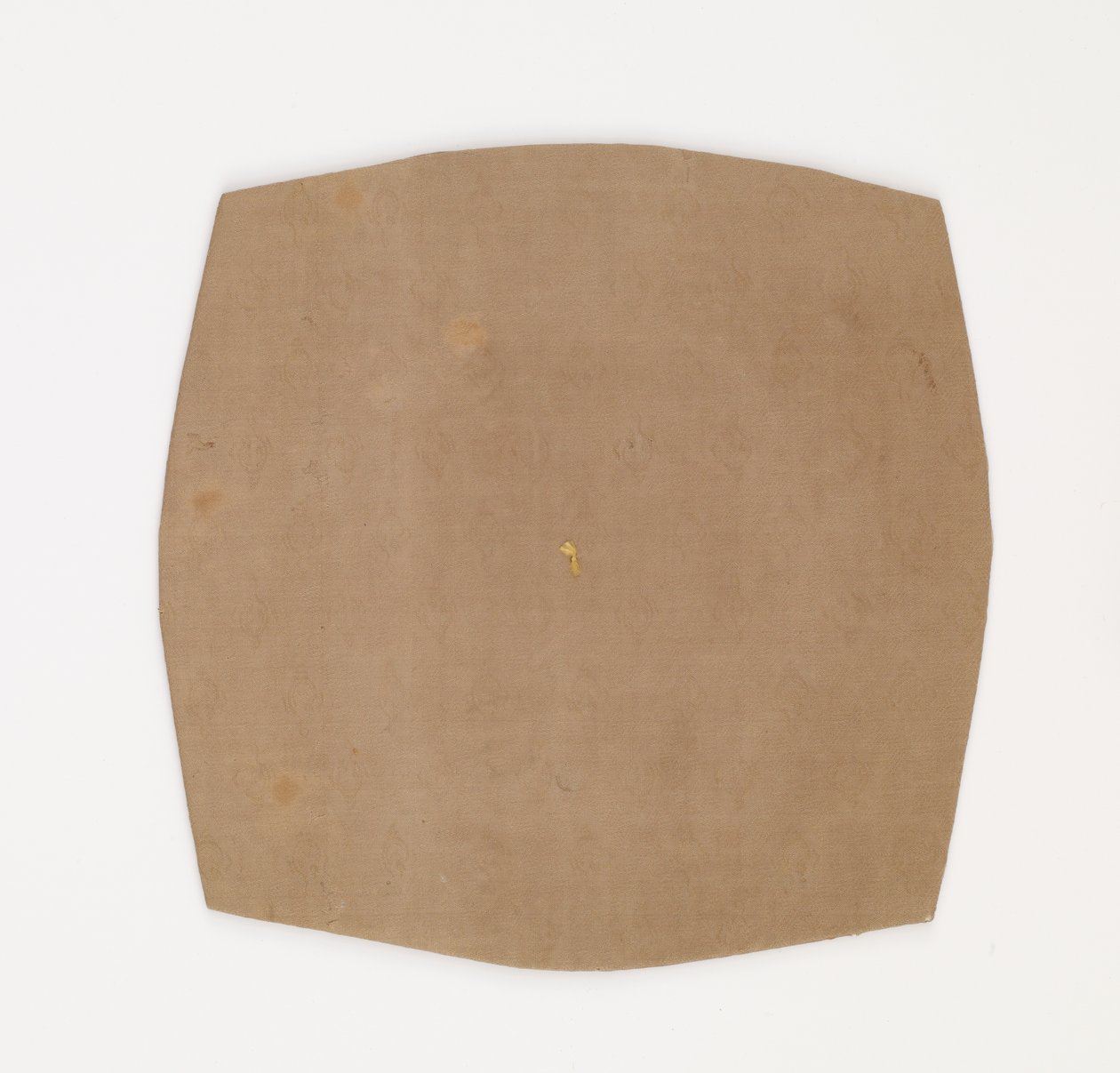 Tapete para exhibición de jarra de almacenamiento de hojas de té (shikigoromo), mediados del siglo XVI - mediados del siglo XVII de Japanese School