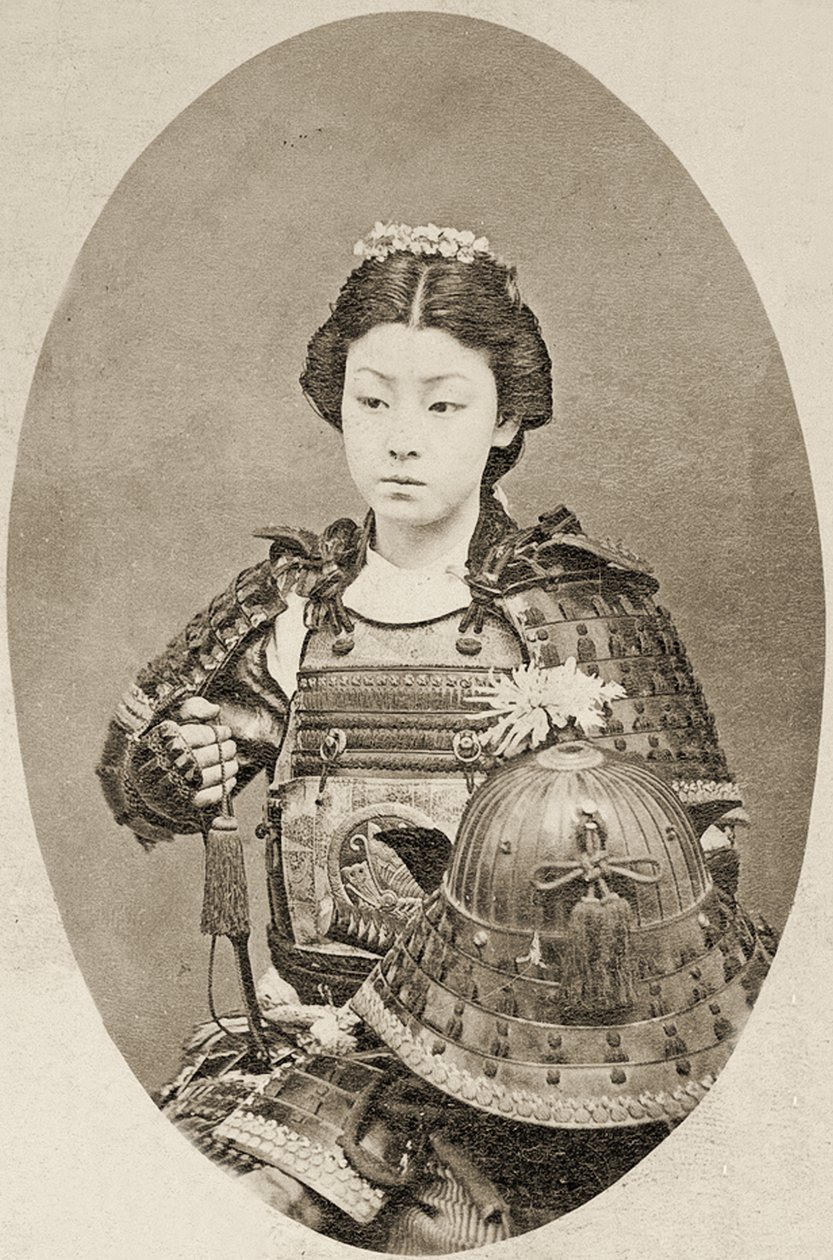 Retrato de una guerrera con flores en el cabello, c.1895 de Japanese School