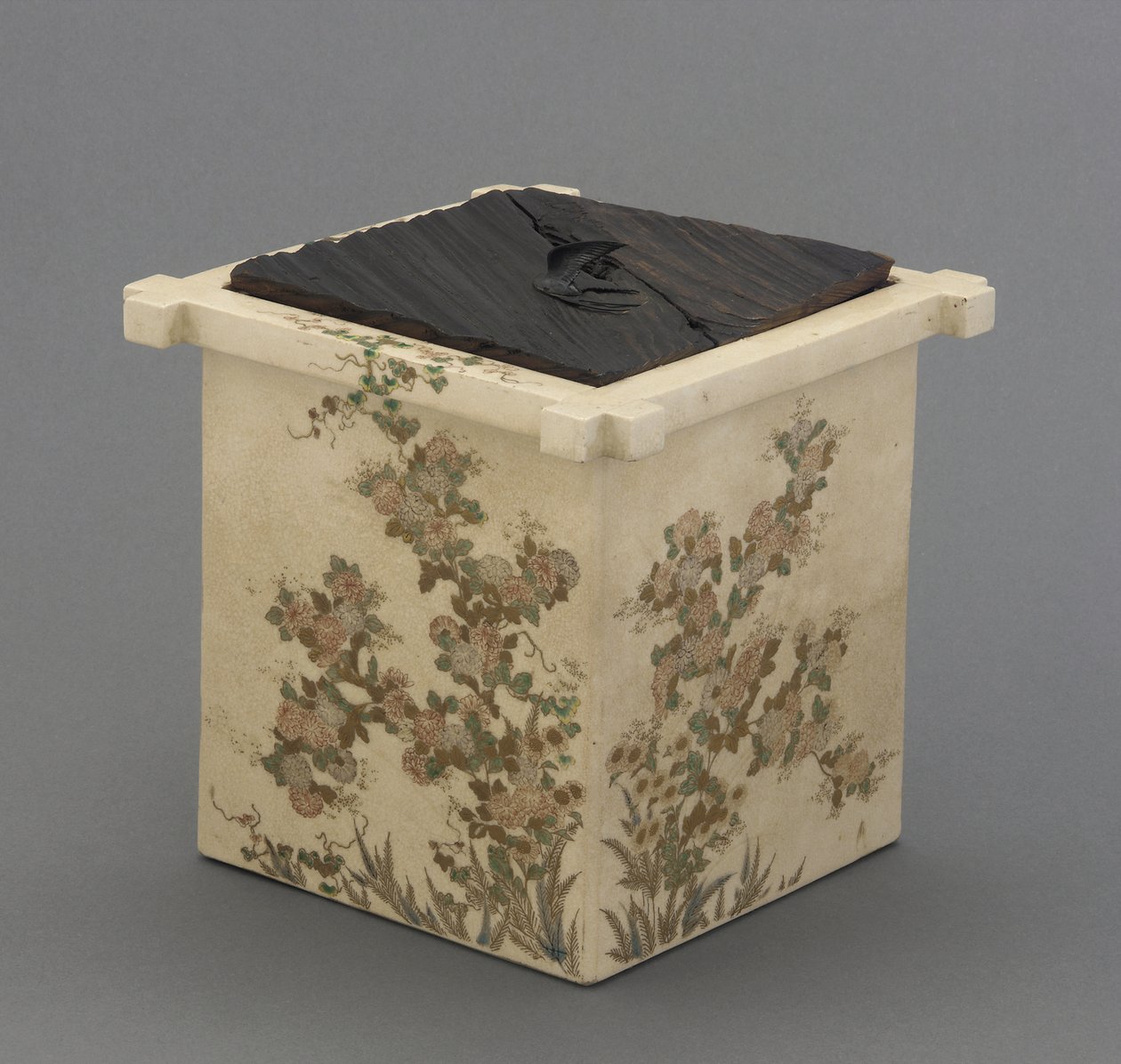 Jarra de agua para ceremonia del té Satsuma en forma de brocal de pozo de Japanese School