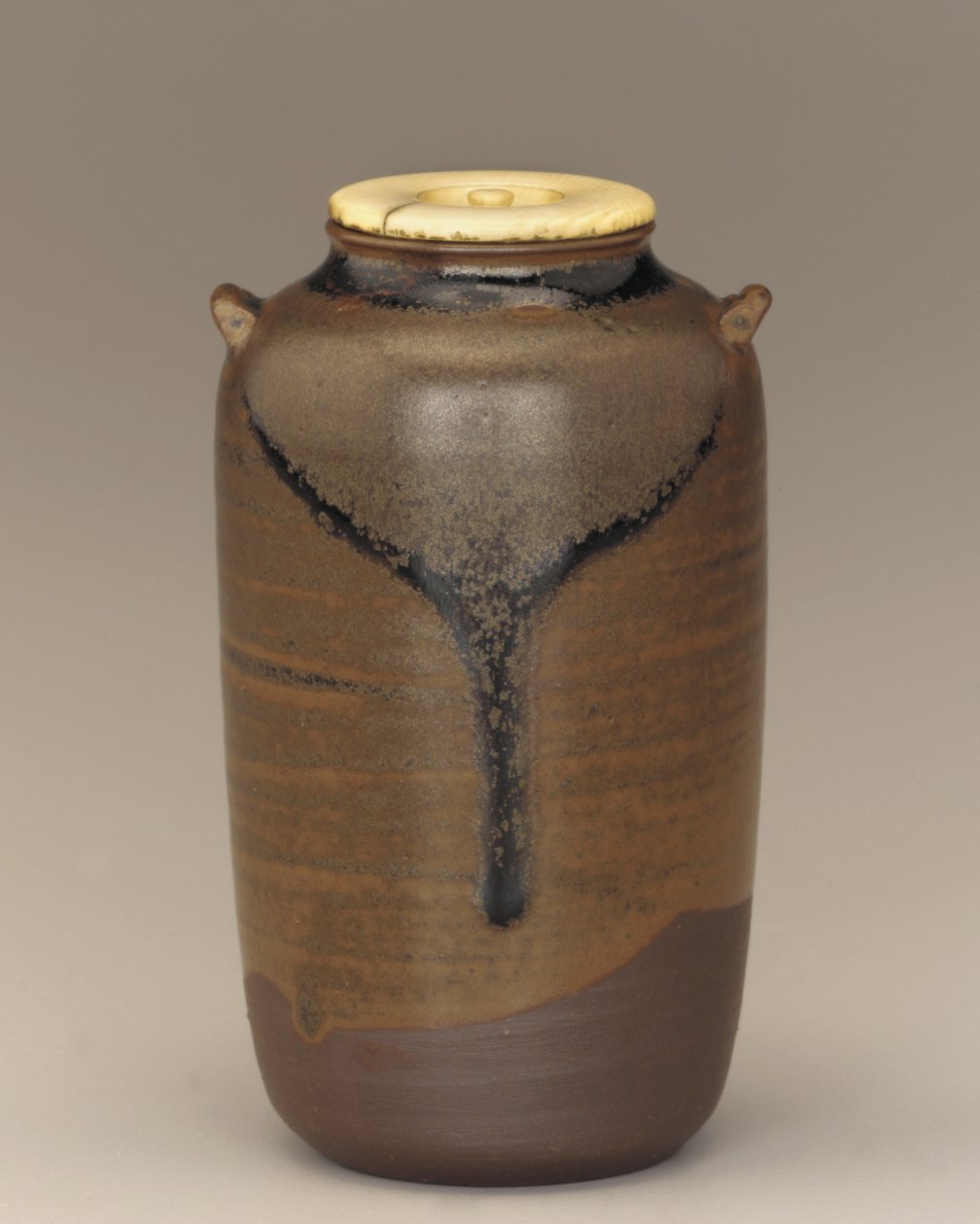 Caddy de té con dos asas, Koishibara, prefectura de Fukuoka, período Edo, finales del siglo XVII-principios del siglo XVIII de Japanese School