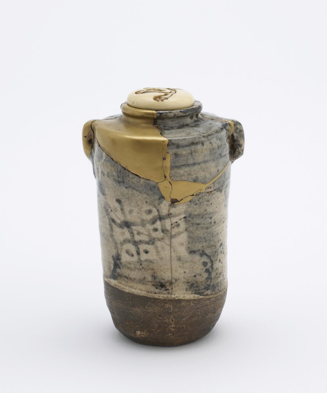 Caddy de té con dos asas, en estilo Oribe, Kioto, Kyoto-fu, período Edo, finales del siglo XVII o principios del siglo XIX de Japanese School