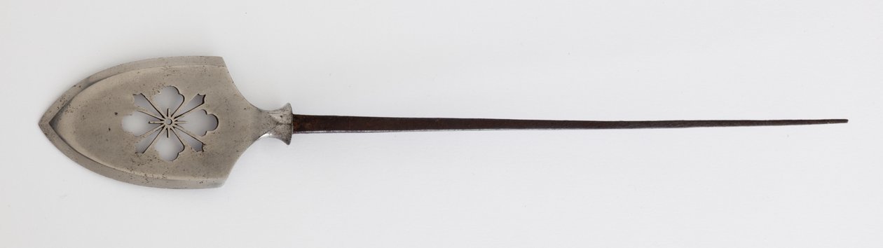 Yanone (punta de flecha) de tipo plano (hirane) con diseño perforado de Hanabishi de Japanese School