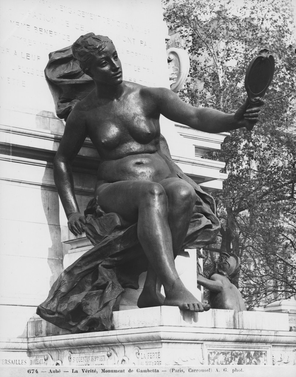 Monumento a Léon Gambetta, Verdad, cour Napoleón, Louvre, 1888 (detalle) de Jean Paul Aube