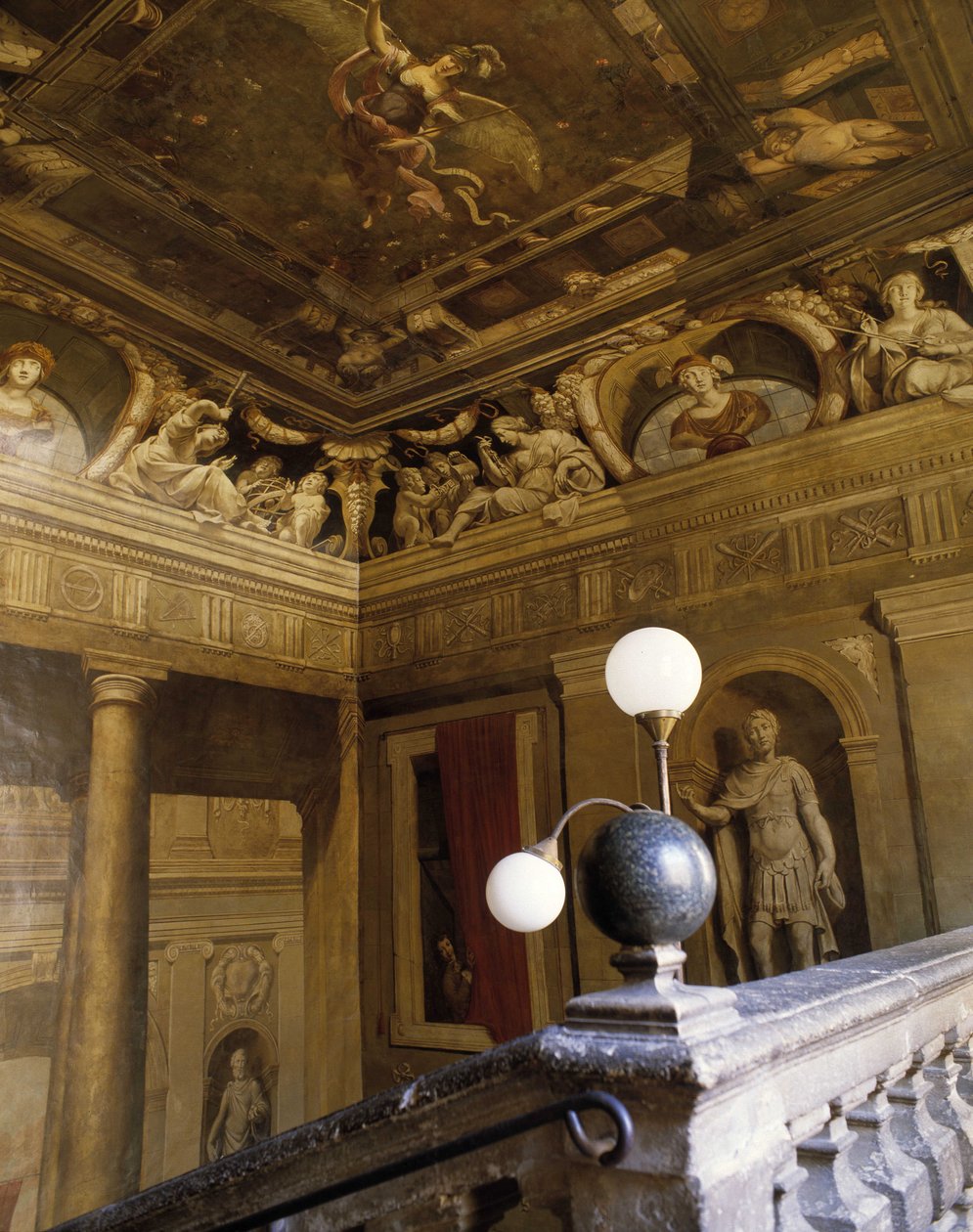 Arquitectura barroca: escalera pintada en trampantojo (siglo XVII). Pintura de Jean Daret. Hotel de Chateaurenard. Aix en Provence, Bocas del Ródano de Jean Daret