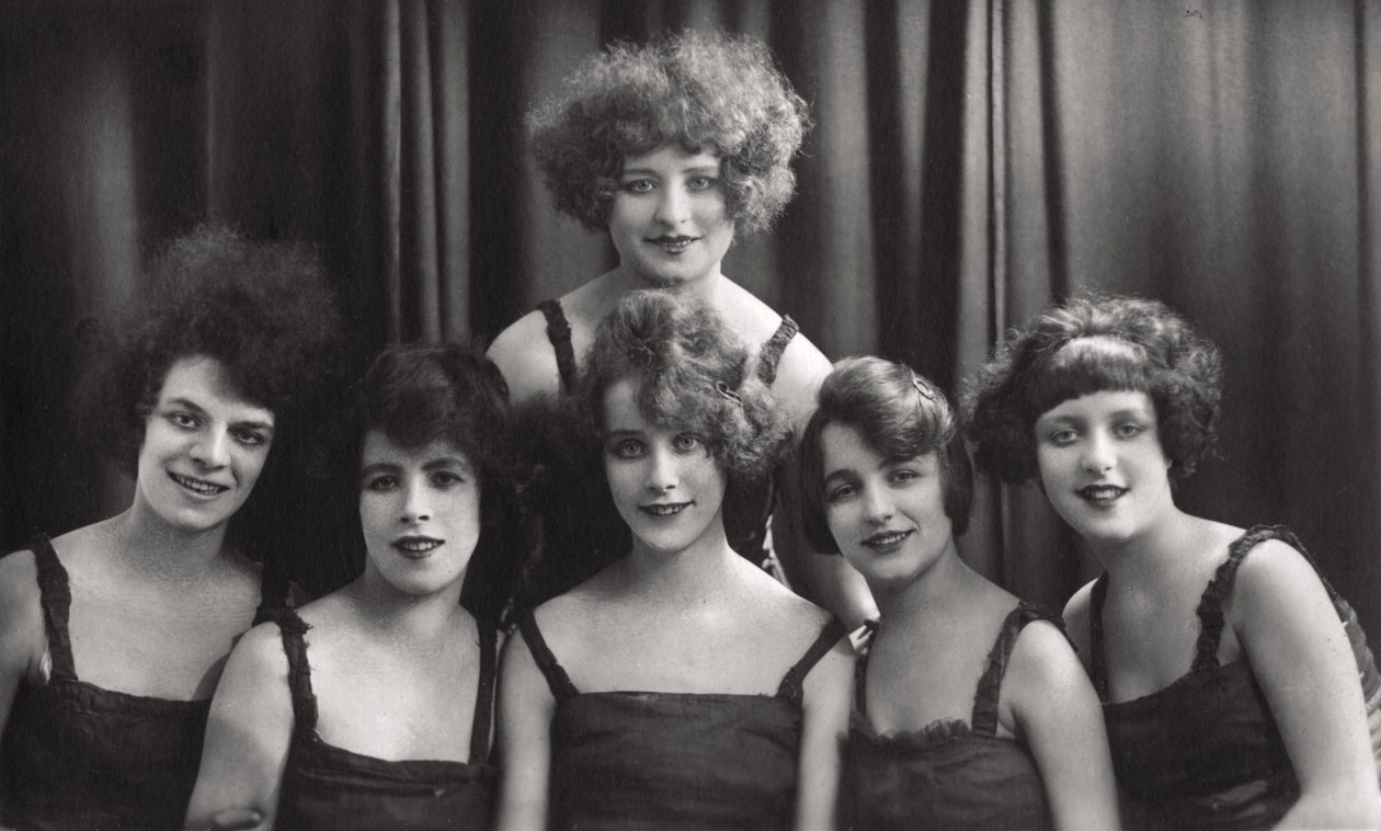 Un grupo de danza o teatro de Jerome Ltd