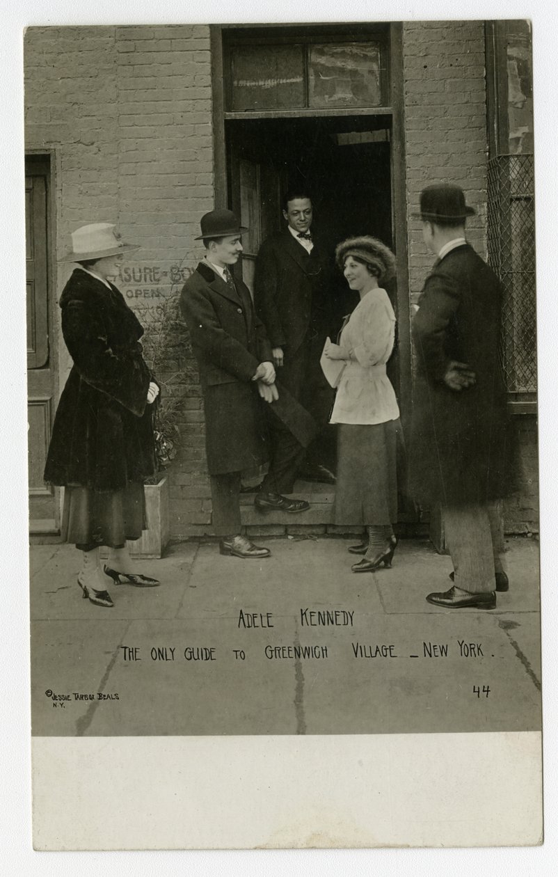 Adele Kennedy, la única guía de Greenwich Village, Nueva York, EE.UU. de Jessie Tarbox Beals