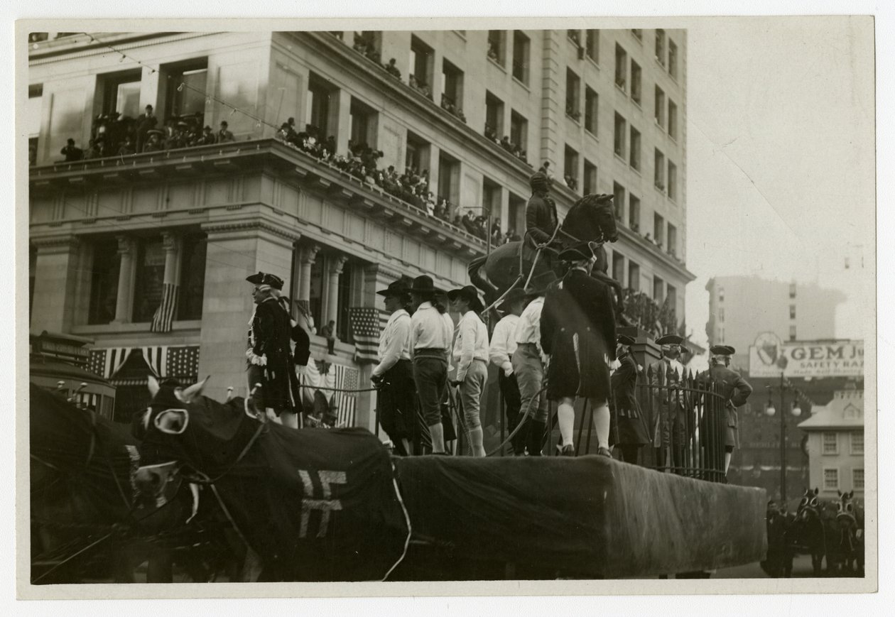 Carroza de desfile histórico #31, Destrucción de la Estatua de Jorge III de Jessie Tarbox Beals