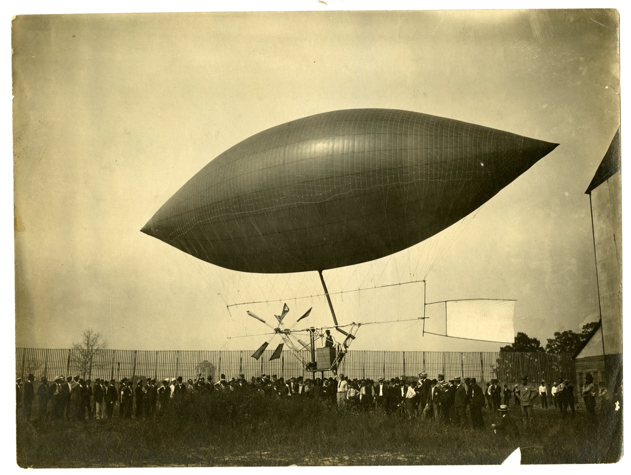 Dirigible "Meteor" de Jessie Tarbox Beals