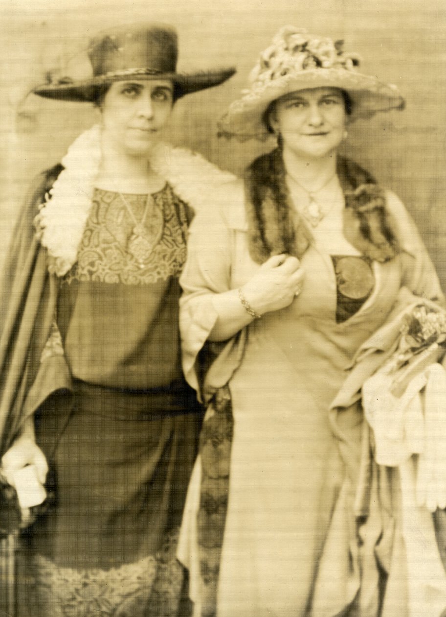Mrs Coolidge y su amiga Frances Parkinson Keyes de Jessie Tarbox Beals