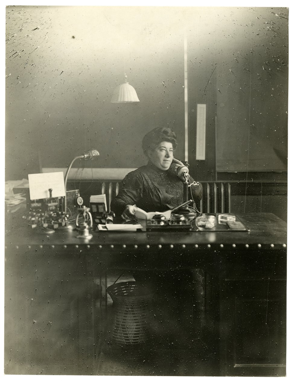 Sra. Chas Netcher de Chicago, propietaria de una de las tiendas más grandes The Boston Store, ahora casada de nuevo, cambio de nombre a Mollie Alpiner Netcher Newbury, c.1905-18 de Jessie Tarbox Beals
