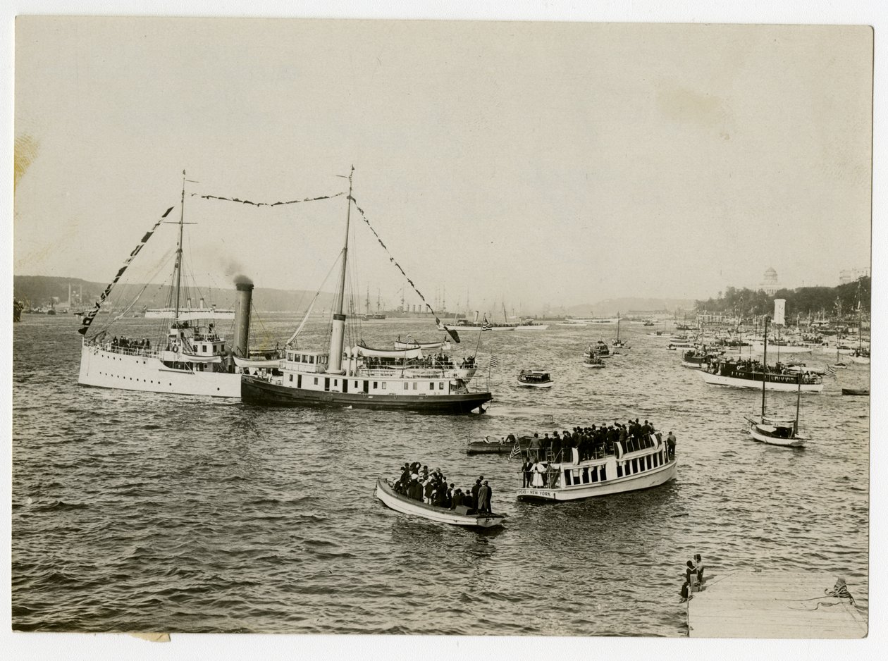 Desfile Naval, 25 de septiembre Vista general hacia la Tumba de Grant de Jessie Tarbox Beals