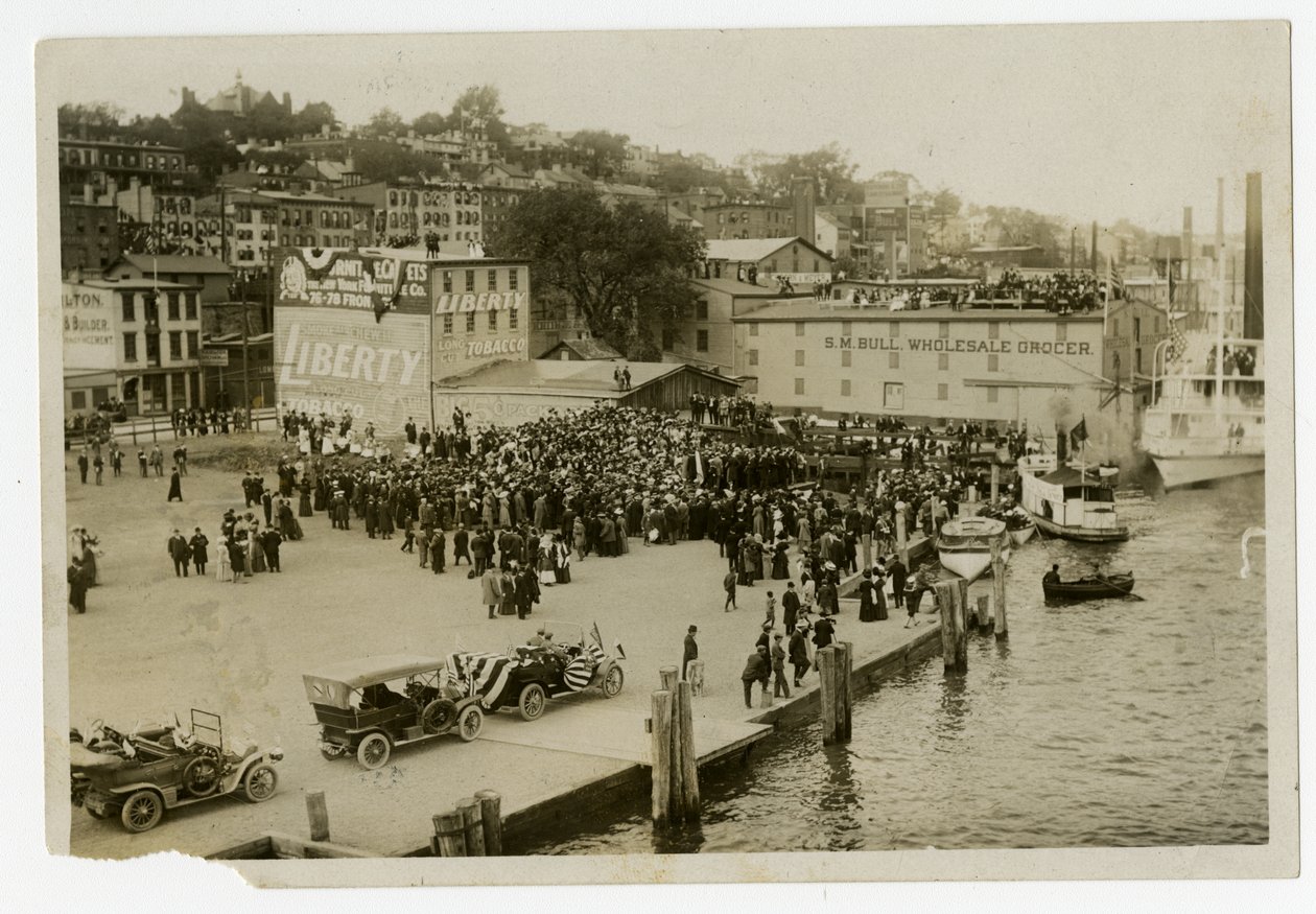 Newburgh: recepción en el muelle de Jessie Tarbox Beals
