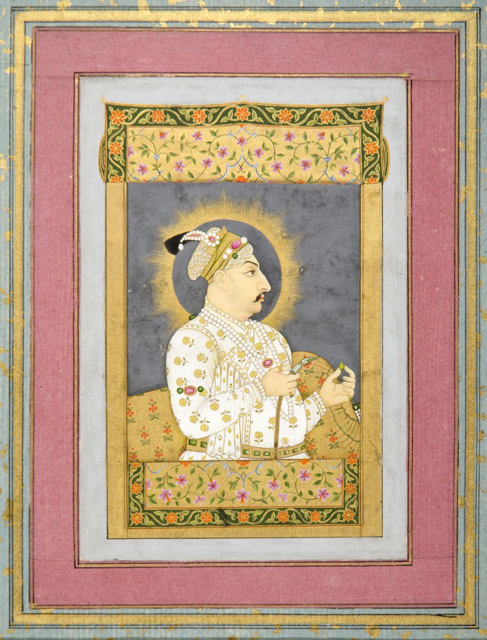 Retrato de Muhammad Shah sosteniendo una esmeralda y la boquilla de una huqqa, c.1730 de Jharokha Nidha Mal