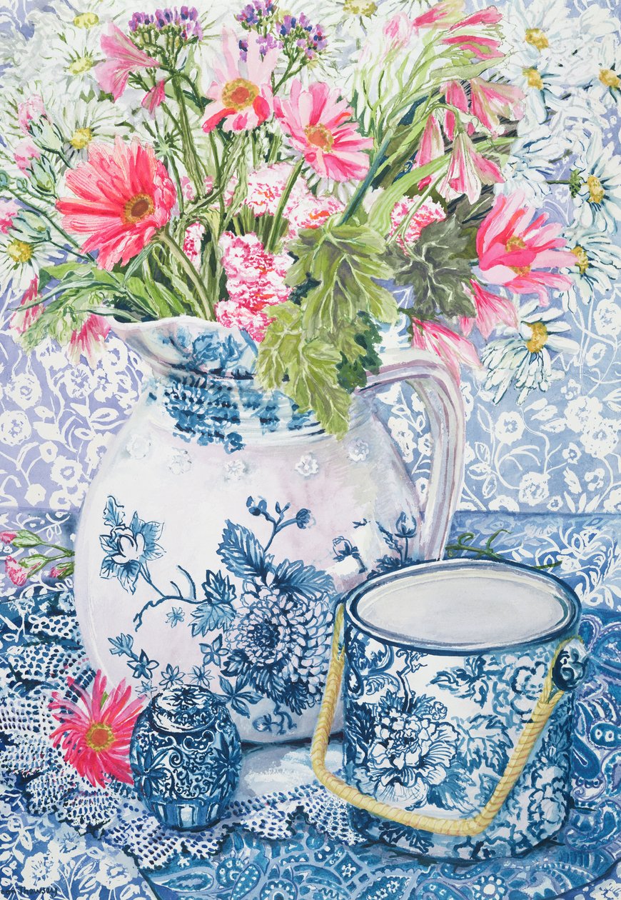 Gerberas en una Jarra de Coalport con Macetas Azules de Joan Thewsey
