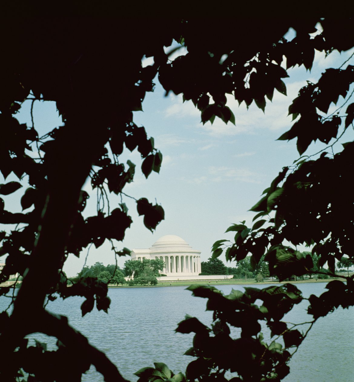 Vista del Memorial de Jefferson, construido 1938-43 de John Russell Pope