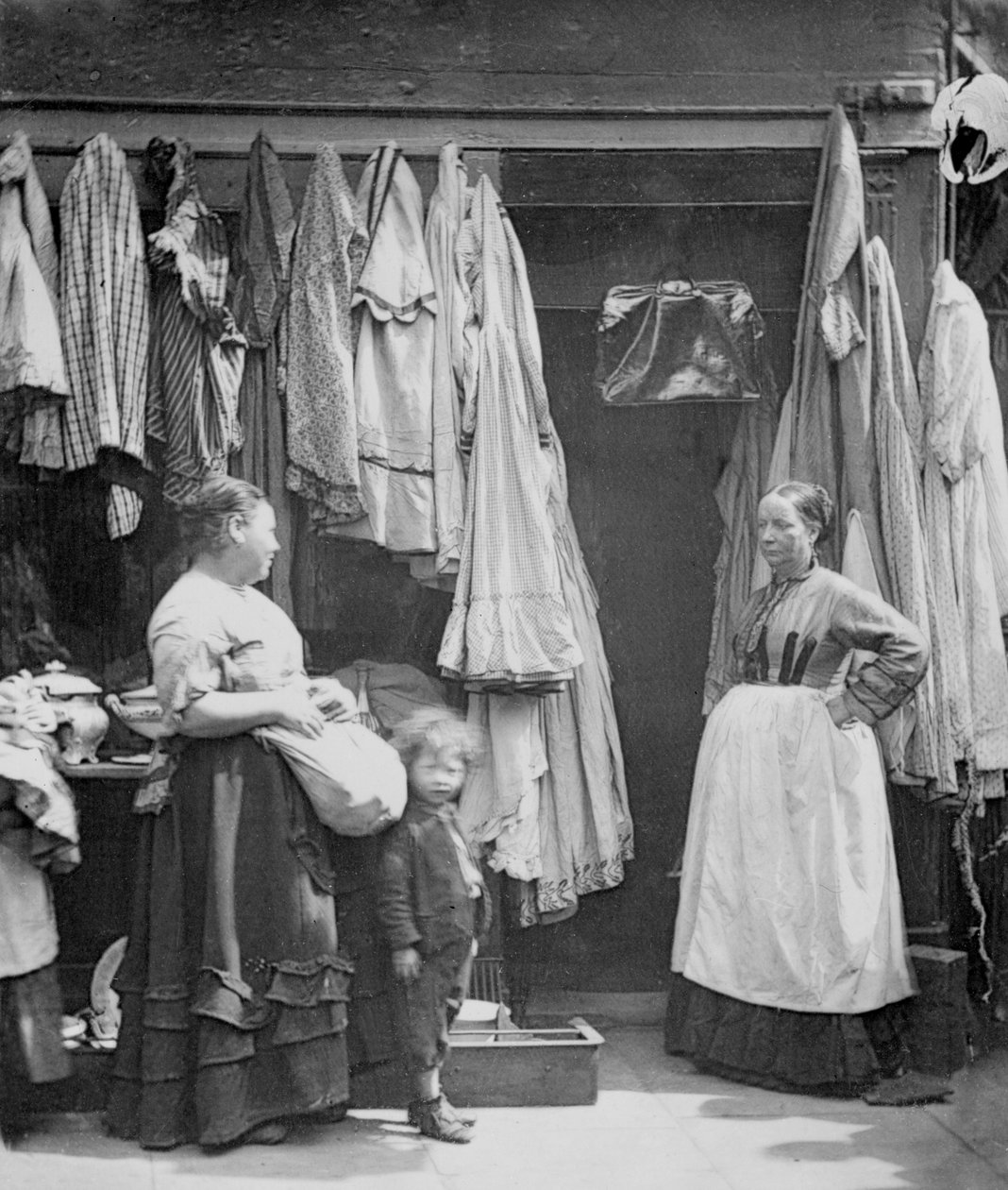 Una tienda de ropa usada, Seven Dials, de 