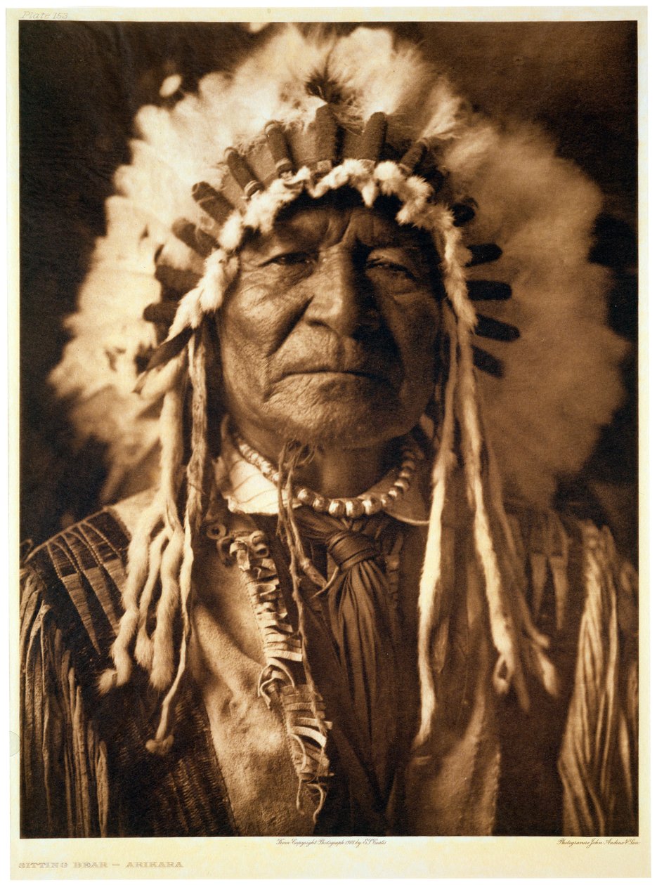 Oso Sentado - Arikara de John Andrew and Son