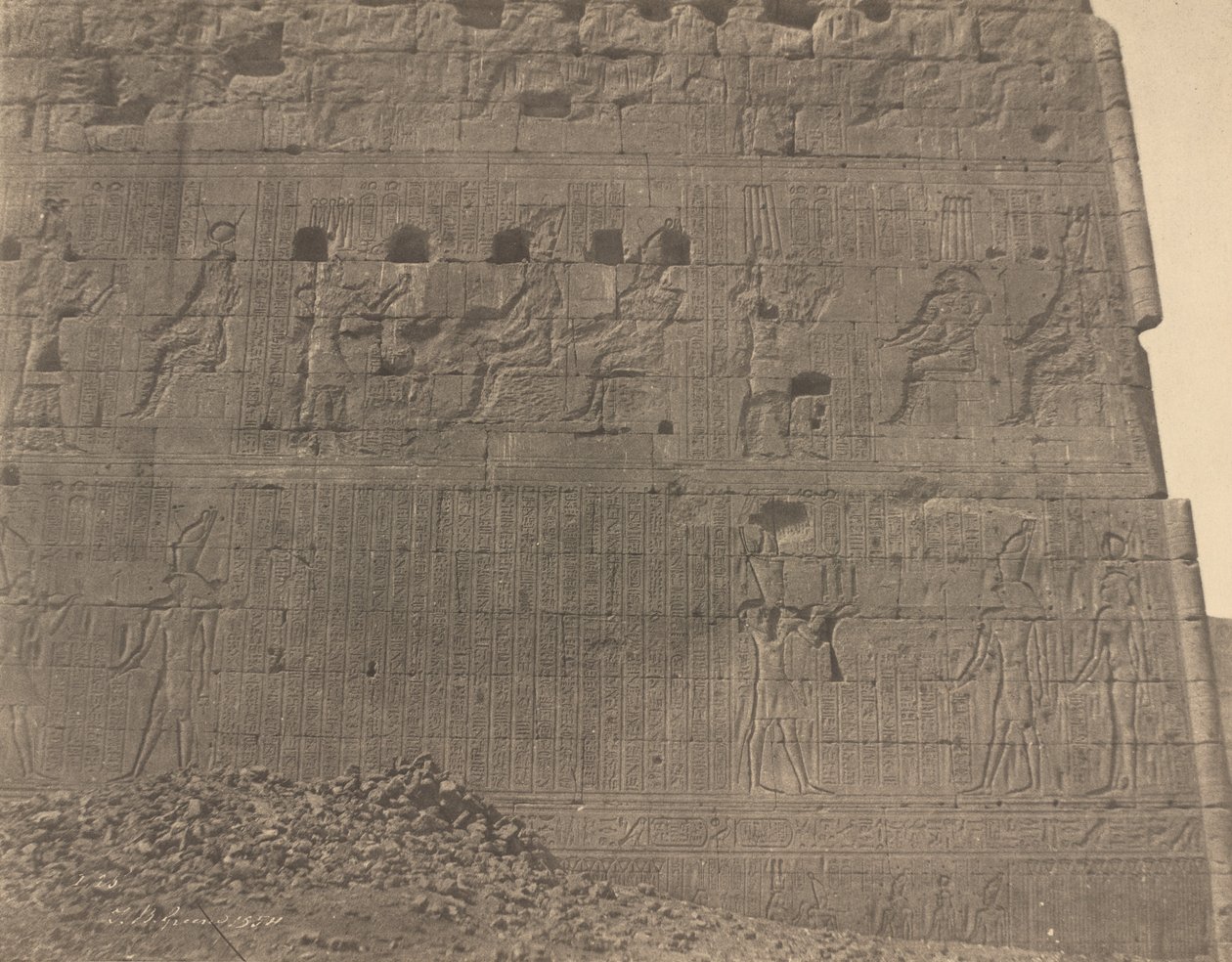 Edfu-Esculturas e inscripciones en la cara oriental de John Beasley Greene
