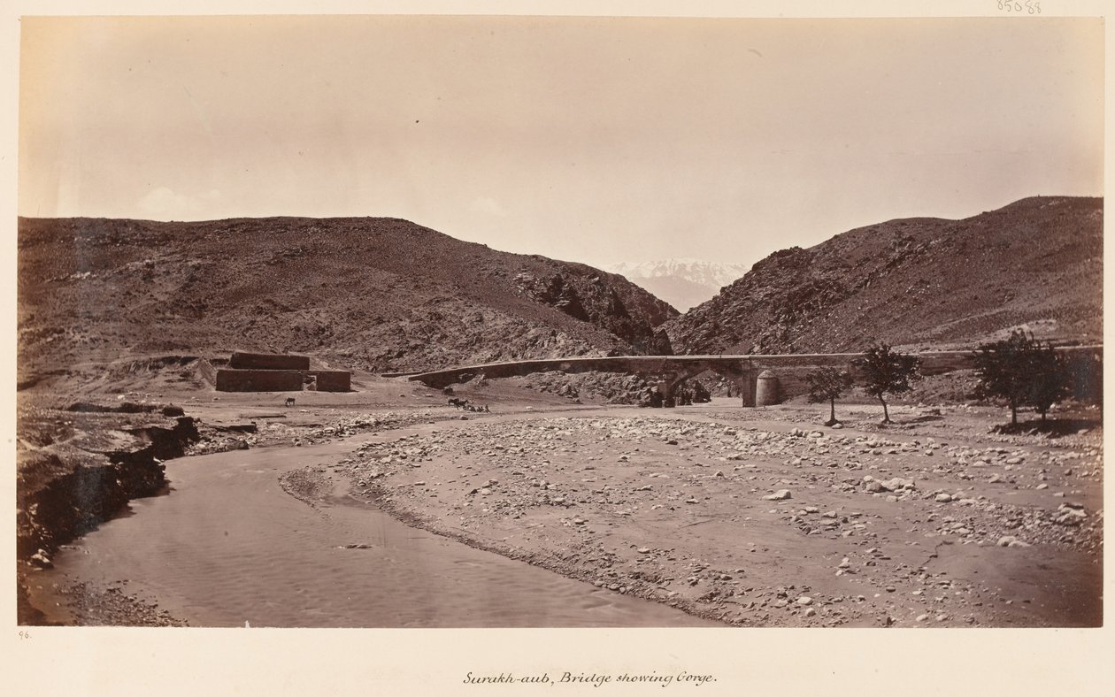 El puente en Surakh-aub, 1879 de John Burke