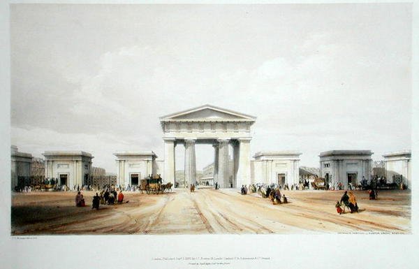 Pórtico de entrada, Estación Euston Grove, de 