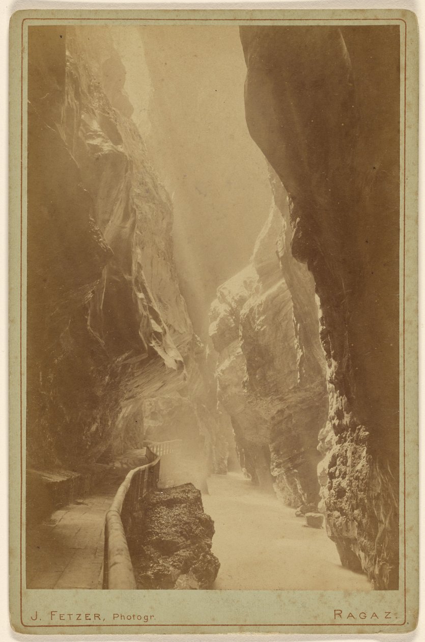 Fuente de los baños de Pfaefers (Suiza). de John Fetzer