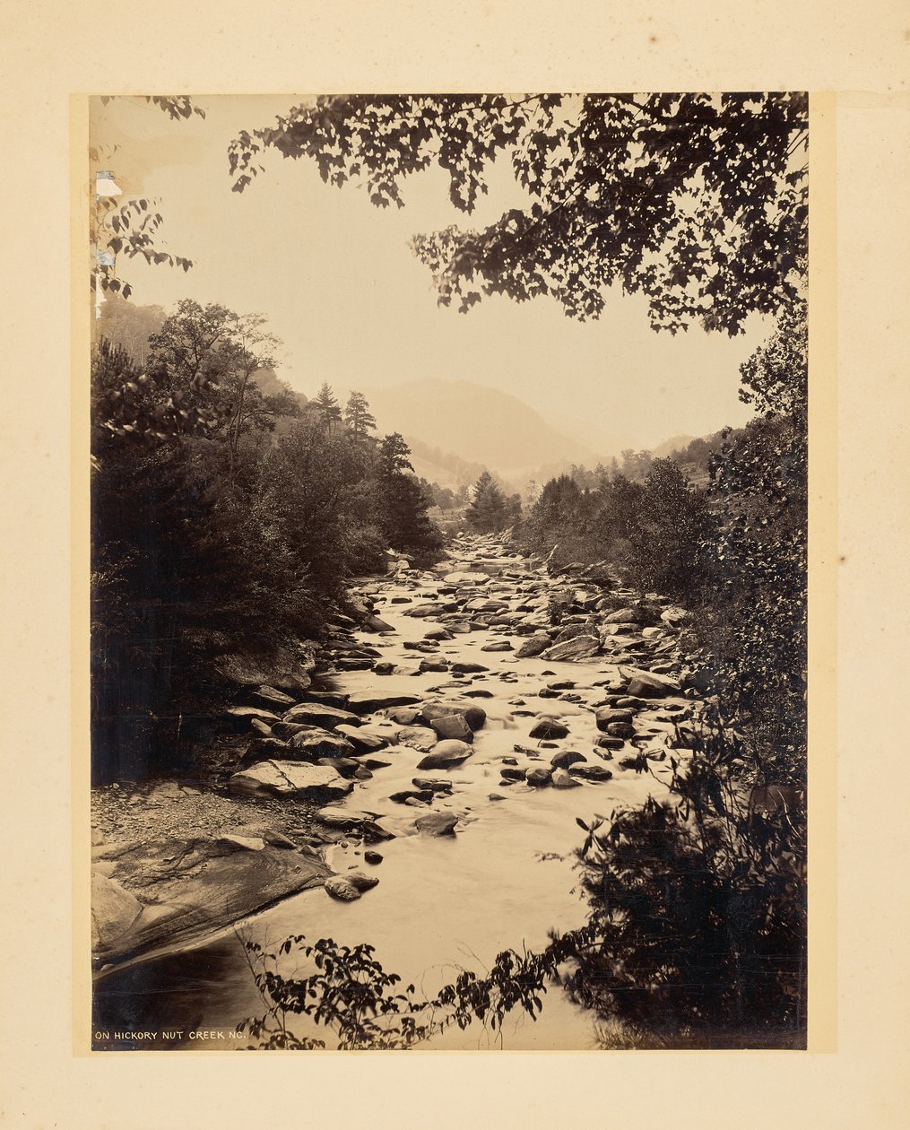En el arroyo Hickory Nut, Carolina del Norte de John K. Hillers