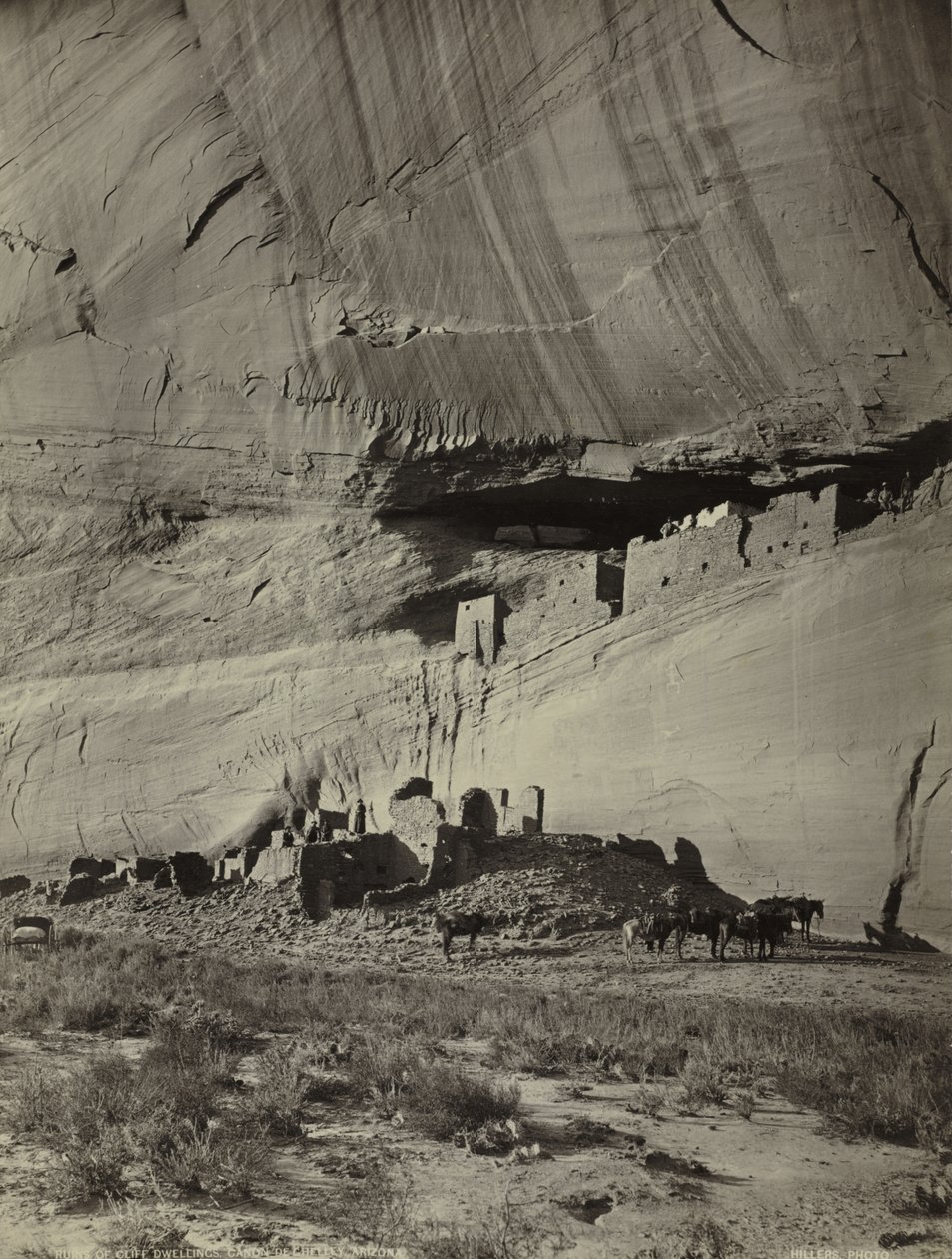 Ruinas de viviendas rupestres, Cañon de Chelly, Arizona de John K. Hillers