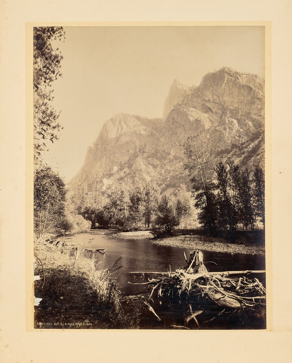 Sentinel Rock, Kings River, California de John K. Hillers