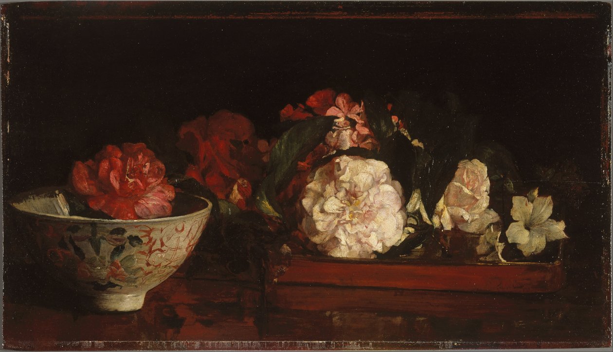 Flores en una bandeja japonesa sobre una mesa de caoba de John La Farge