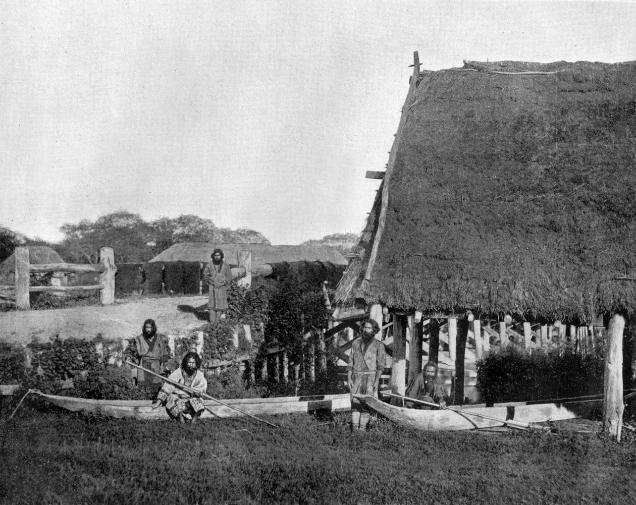 Nativos de la isla de Jesso en Japón aquí de aborígenes foto de John Lawson Stoddard (1850-1931) Viajero y Conferenciante Publicación educativa para -Chicago de John Lawson Stoddard