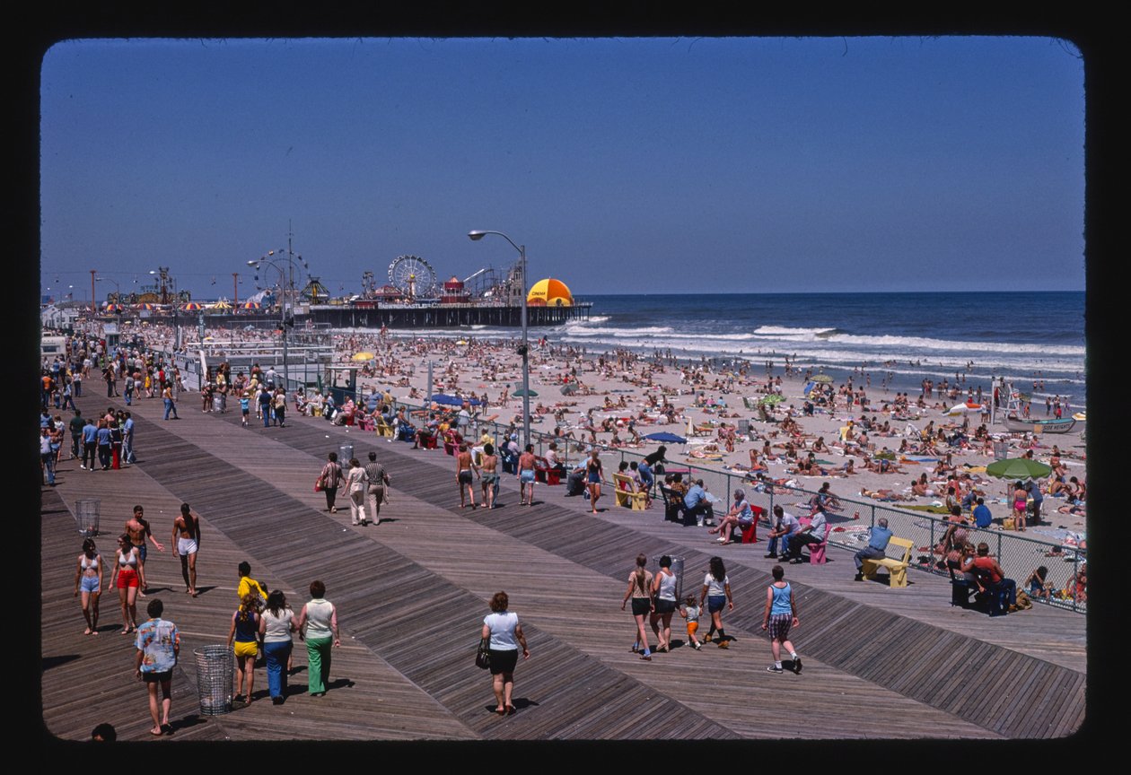 Paseo marítimo, playa, Casino Pier, Seaside Heights, Nueva Jersey, EE.UU. de John Margolies