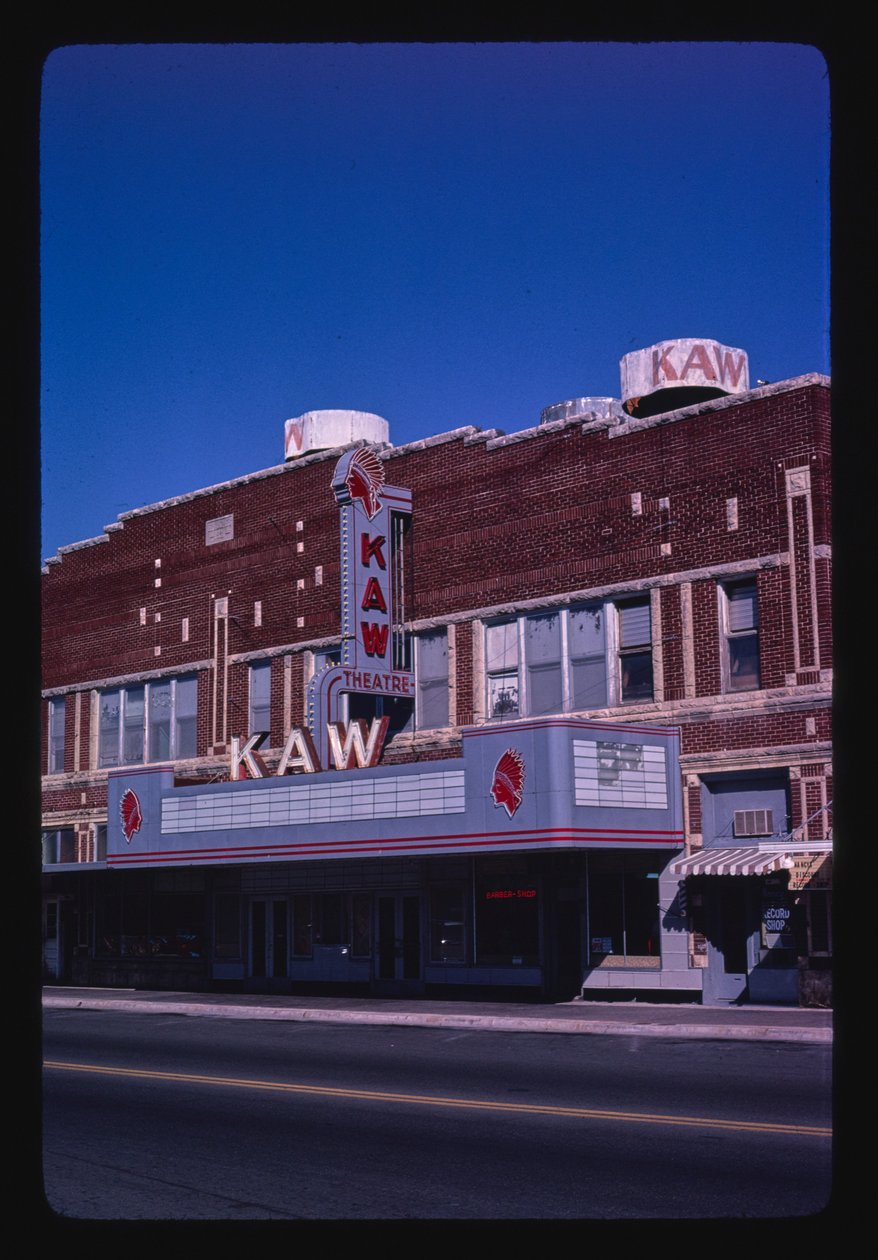 Kaw Theater, Washington Street, Junction City, Kansas, EE.UU. de John Margolies