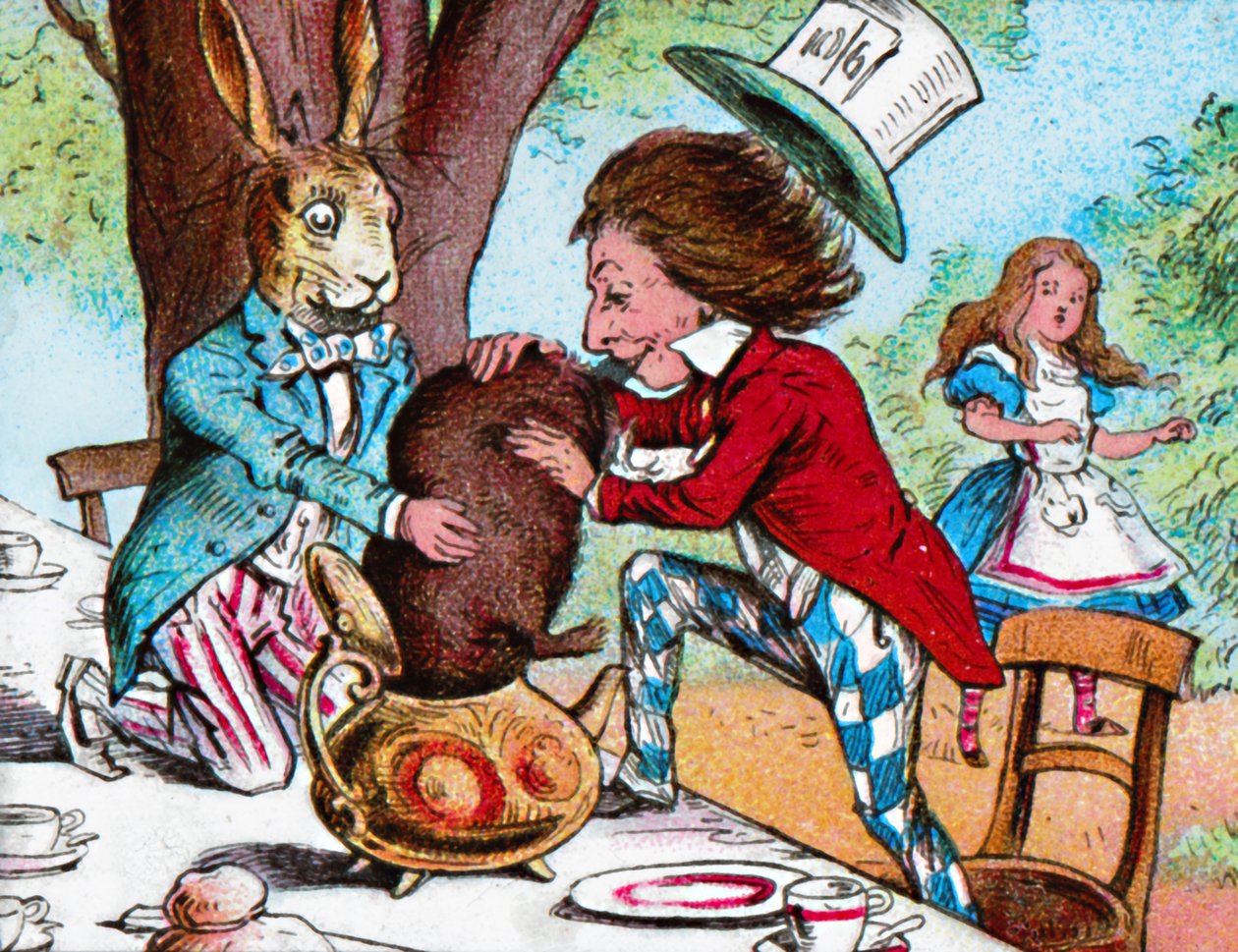El Sombrerero Loco y la Liebre de Marzo intentando meter al Lirón en una tetera, c1910 de John Tenniel