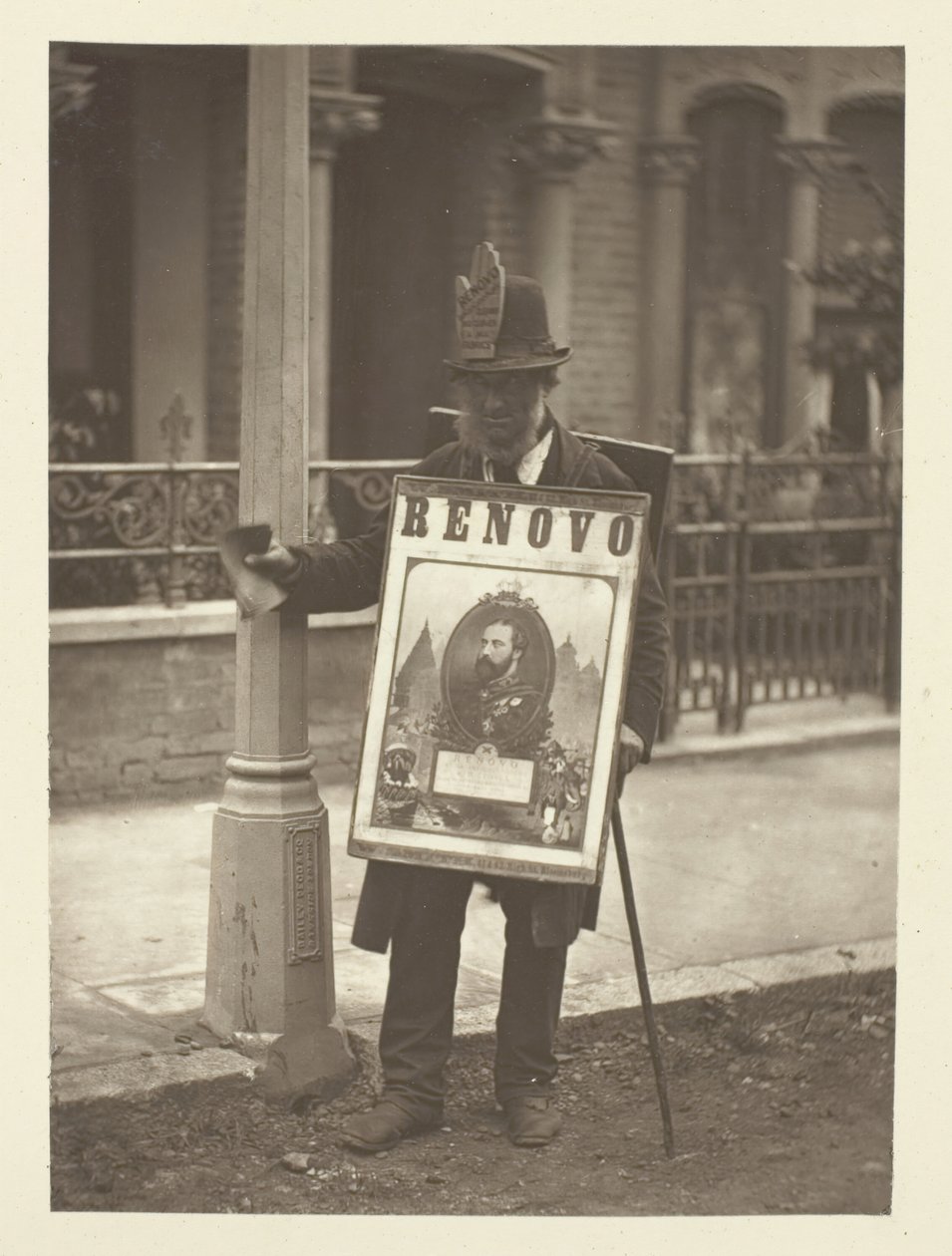 Los tablones de Londres, 1881 de John Thomson
