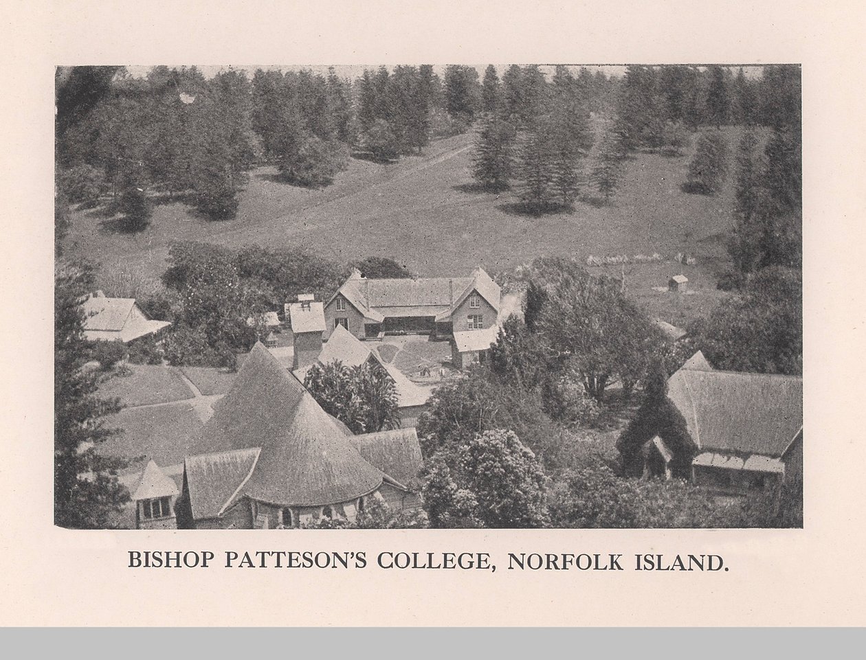 Colegio del Obispo Patteson, Isla Norfolk, 1912 de John Watt Beattie