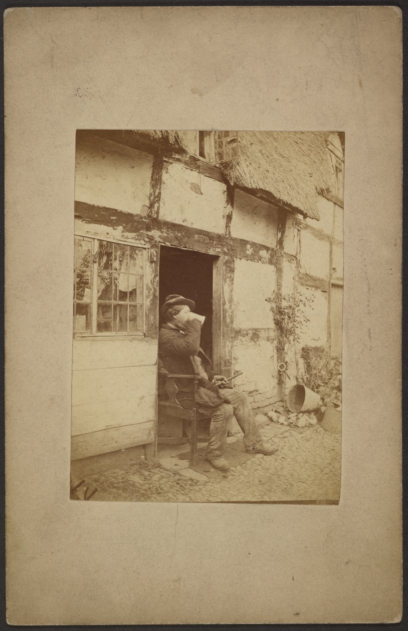 [Hombre sentado bebiendo de una taza en la puerta abierta] de John Whistler