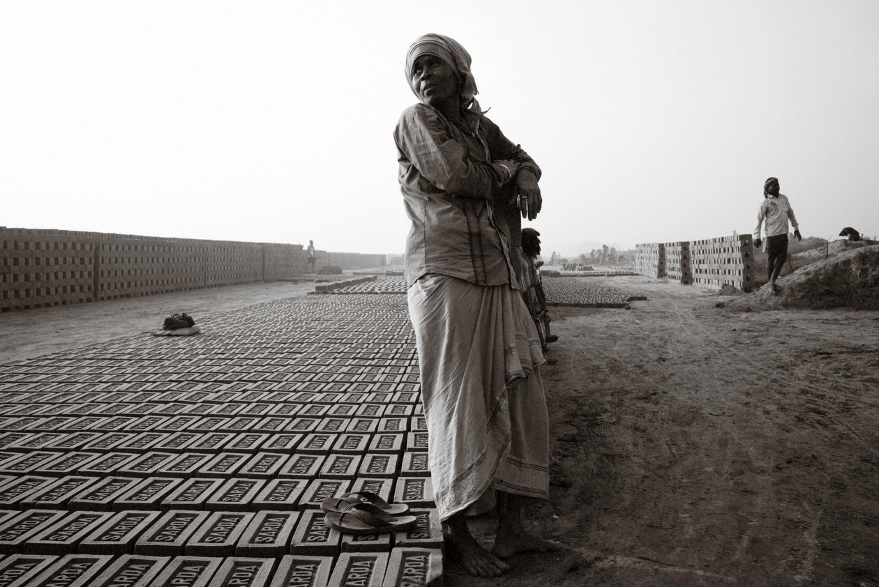 Fábricas de ladrillos en Calcuta, India, 2016 (foto) de Jon Nicholson