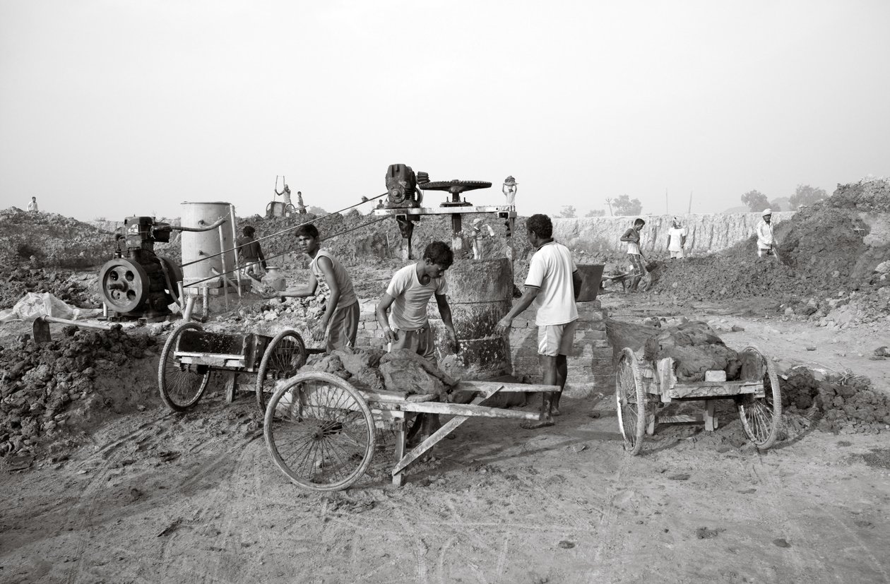 Fábricas de ladrillos en Calcuta, India, 2016 (foto) de Jon Nicholson