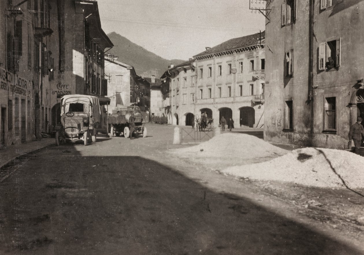 Plaza Tolmezzo de Josef Zohles