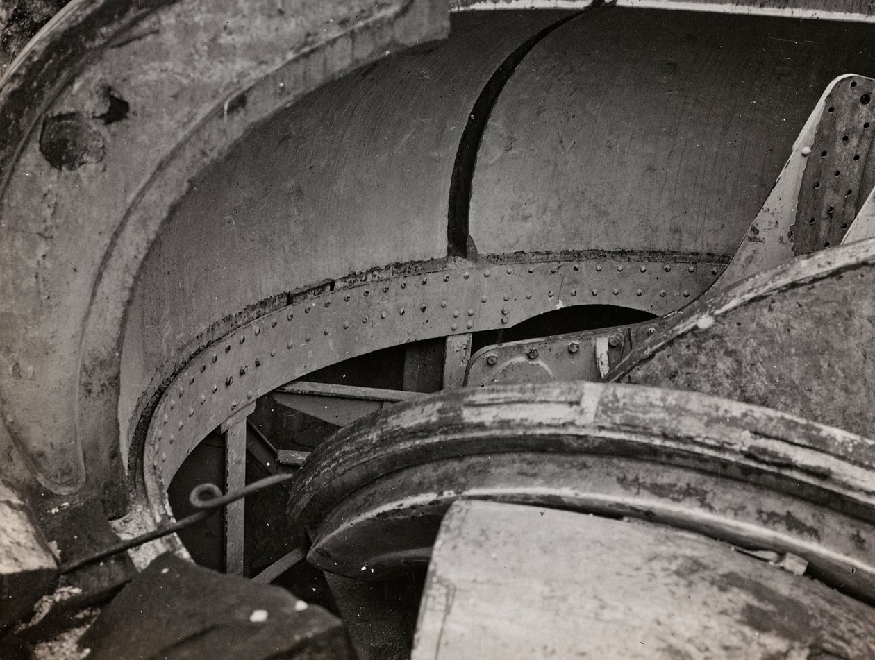 Escombros de la cúpula del Fuerte de Josef Zohles