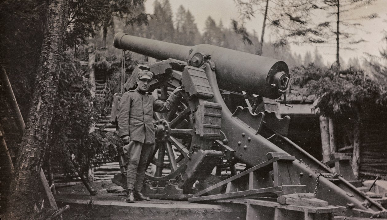 Álbum "Meine weltkriegs - Erinnerungen South-West Front (Carintia, Italia, Tirol del Sur) 31/03/1915-12/11/1918 - Josef Zohles Wien": soldado con arma de Josef Zohles