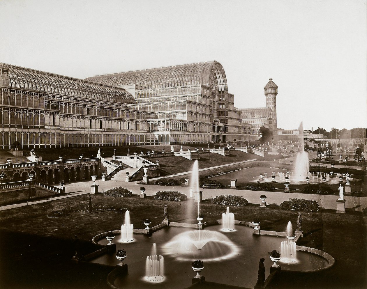 El Palacio de Cristal en Londres: los jardines y fuentes, c.1870 de Joseph Paxton