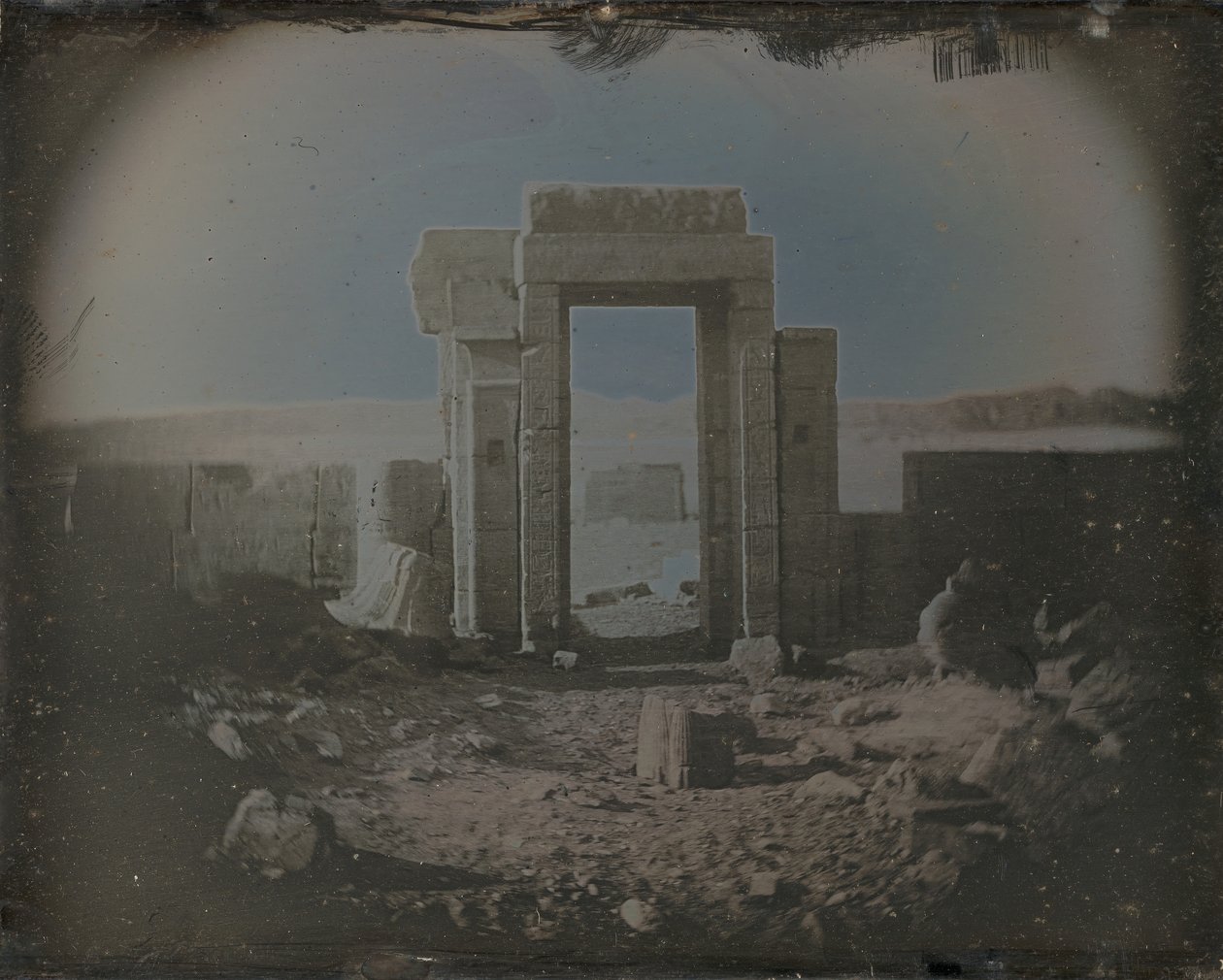 Templo de Horus, Edfu, 1842-44 de Joseph Philibert Girault De Prangey
