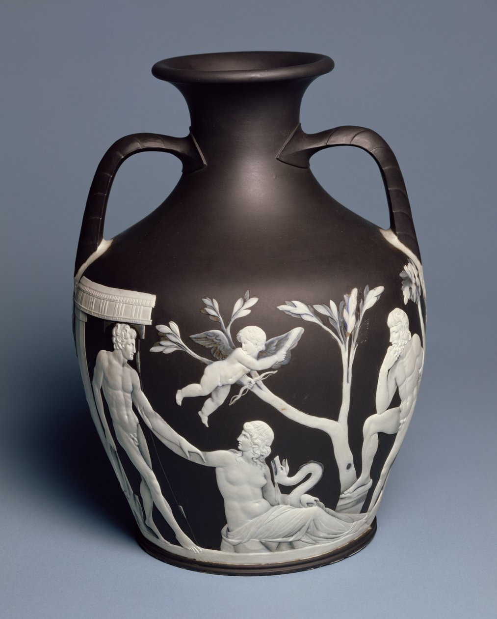 Jarrón de Portland, propiedad de Erasmus Darwin, copia del original en el Museo Británico, Etruria, c.1789-90 de Josiah Wedgwood