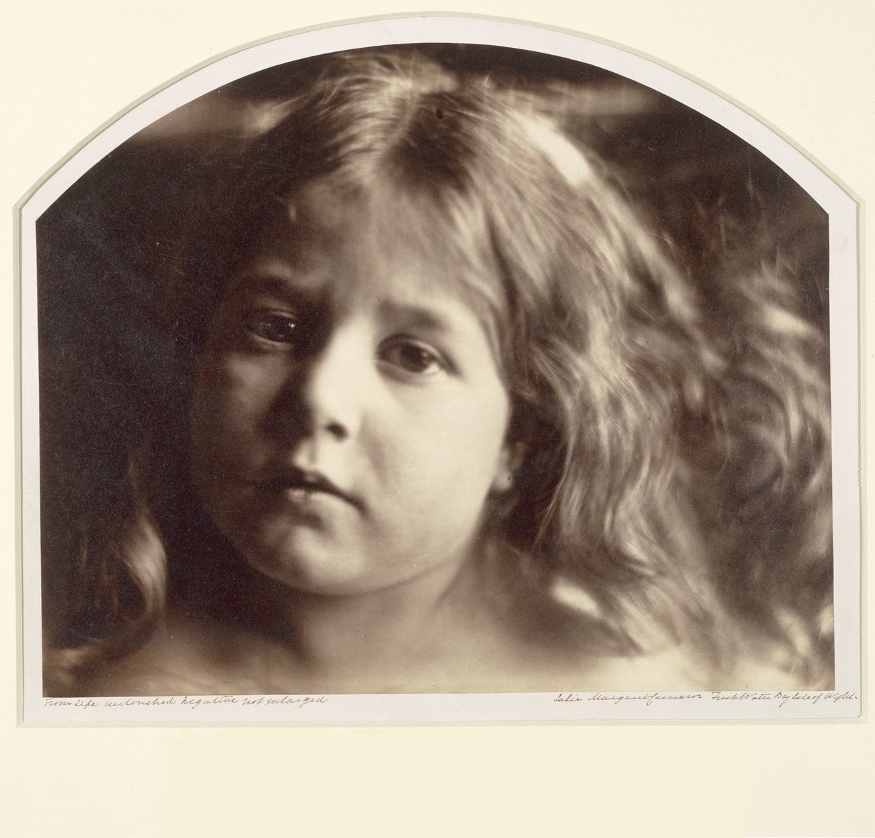 Retrato de una niña de Julia Margaret Cameron